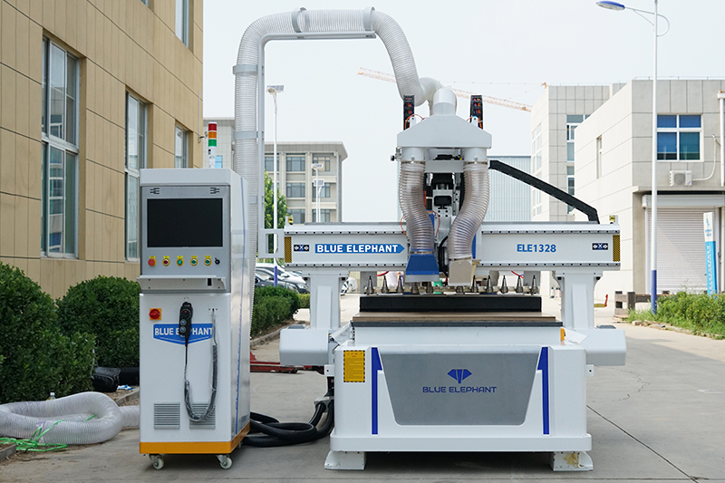 Custom Nesting CNC Router Cabinet CNC Machine with a Saw Spindle for Furniture Production