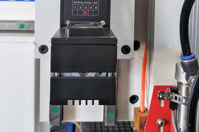 2030 Automatic Digital Cutting Machine with CNC Oscillating Knife for Cardboard