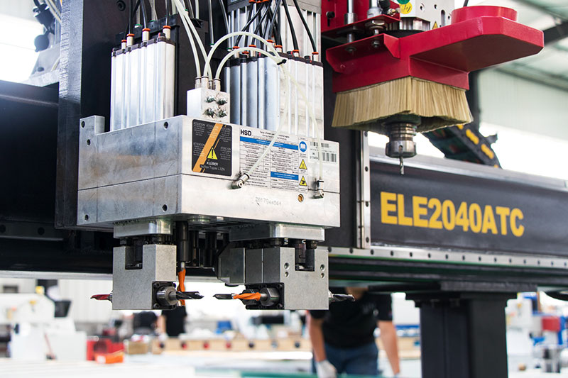 High Efficiency 2040 ATC CNC Router with a Drilling Head for Woodworking