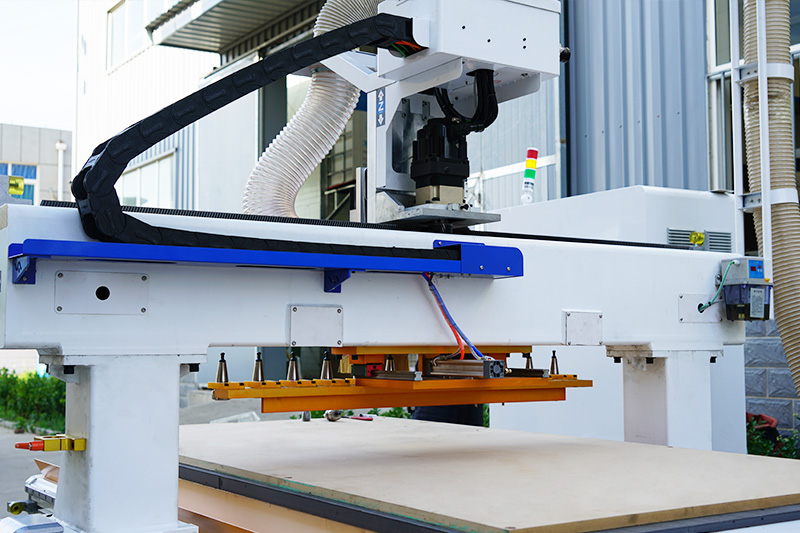 Linear Tool Magazine