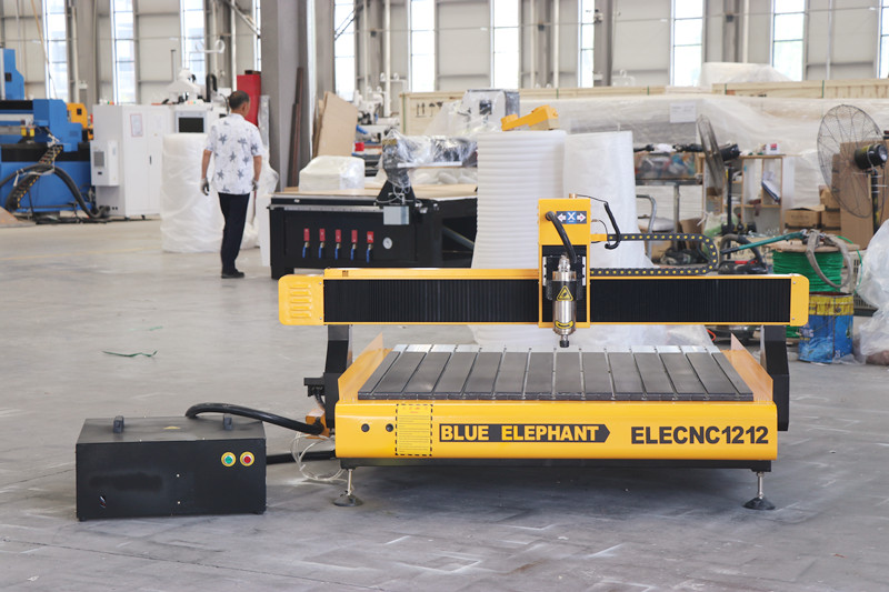 Small Desktop 1212 Wood CNC Router will be Sent to Klang, Malaysia