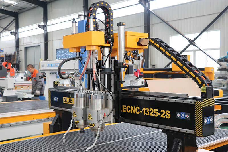 Water cooling spindles